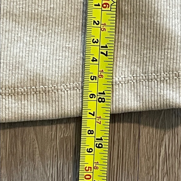 Old Navy Women Tan Ribbed Cropped Tank Top Large Contemporary Cotton Causal - Picture 9 of 9